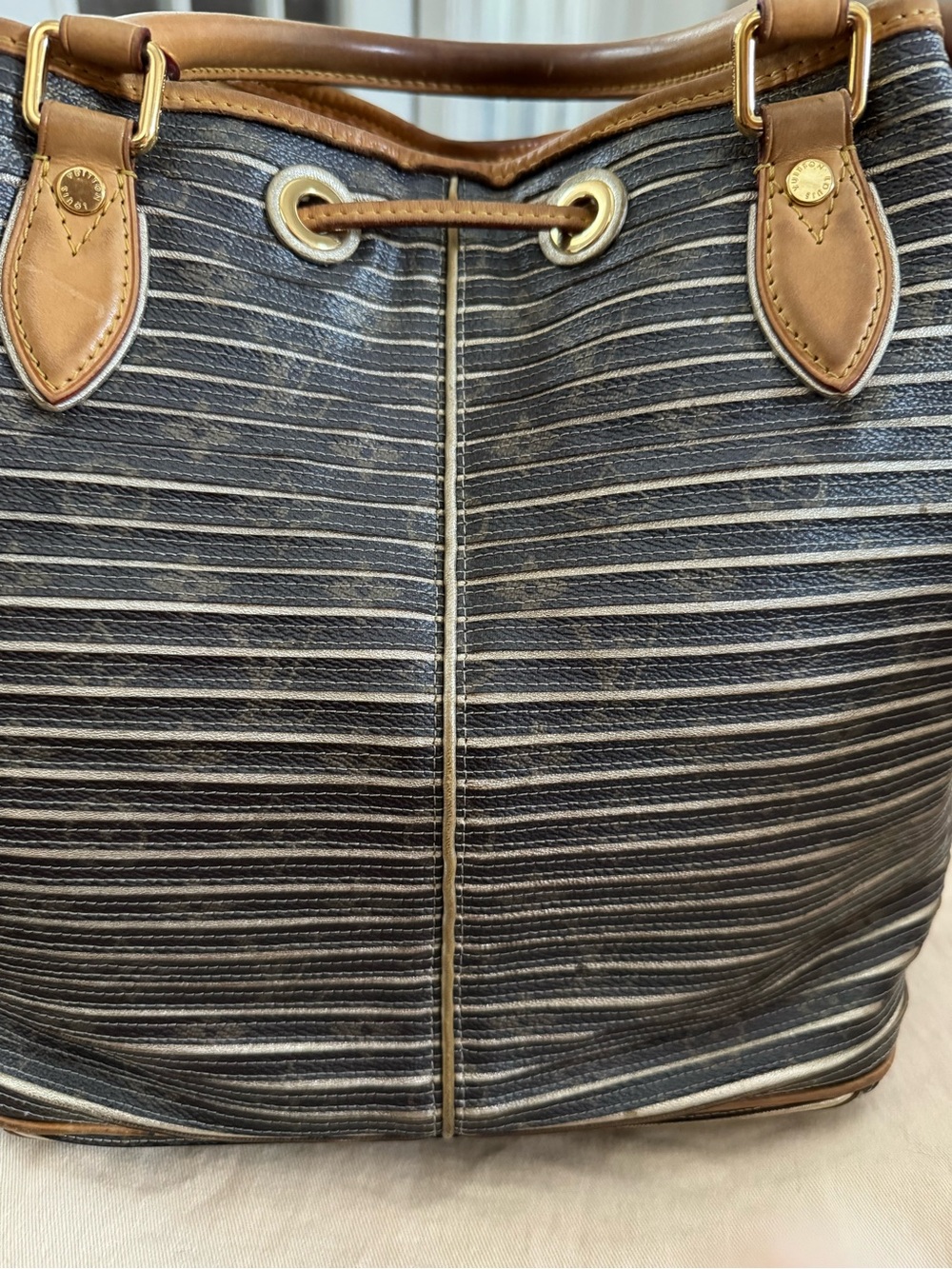 Louis Vuitton Eden Neo bag limited edition 2010 - Picture 2 of 15